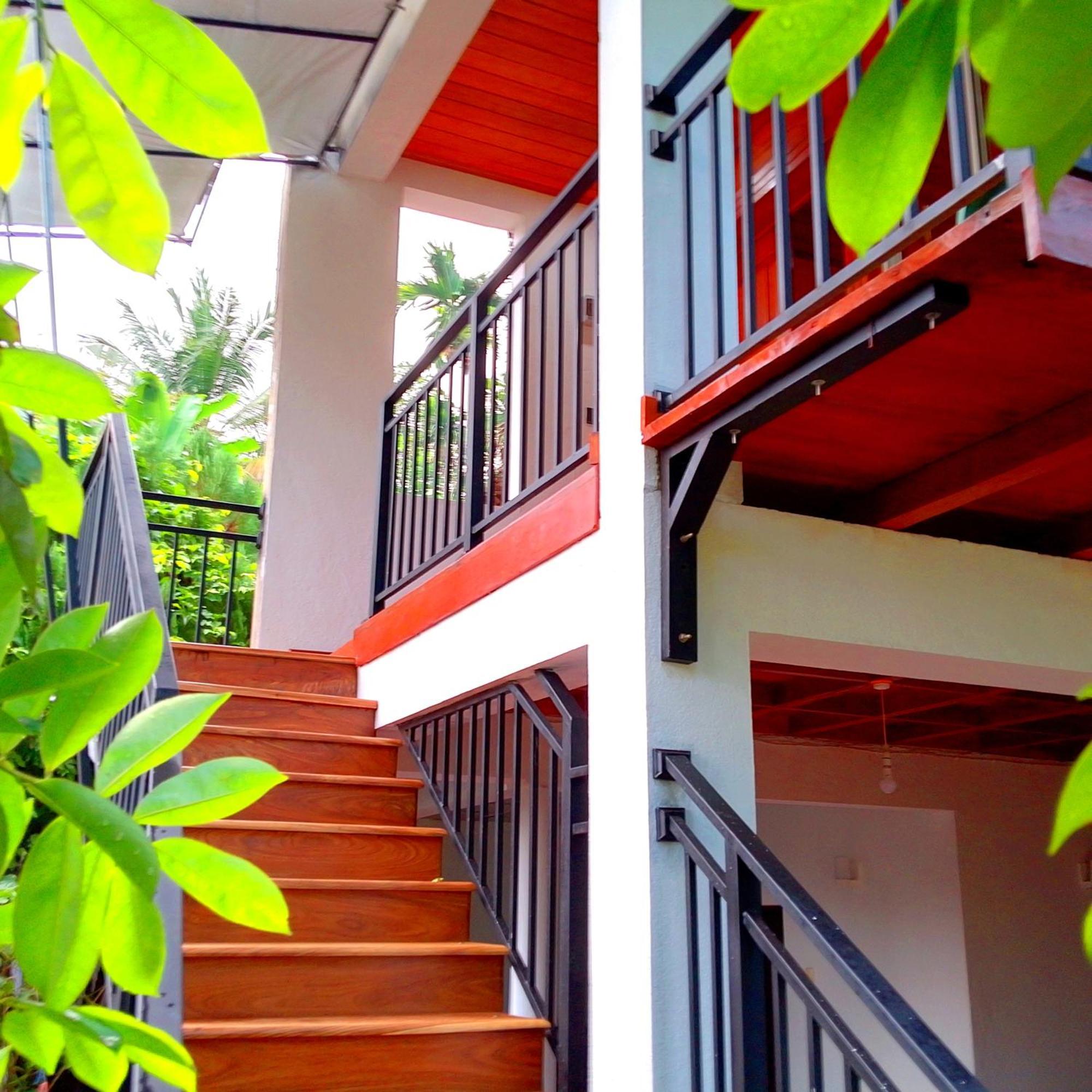 Thusara Guesthouse Mirissa Exterior foto