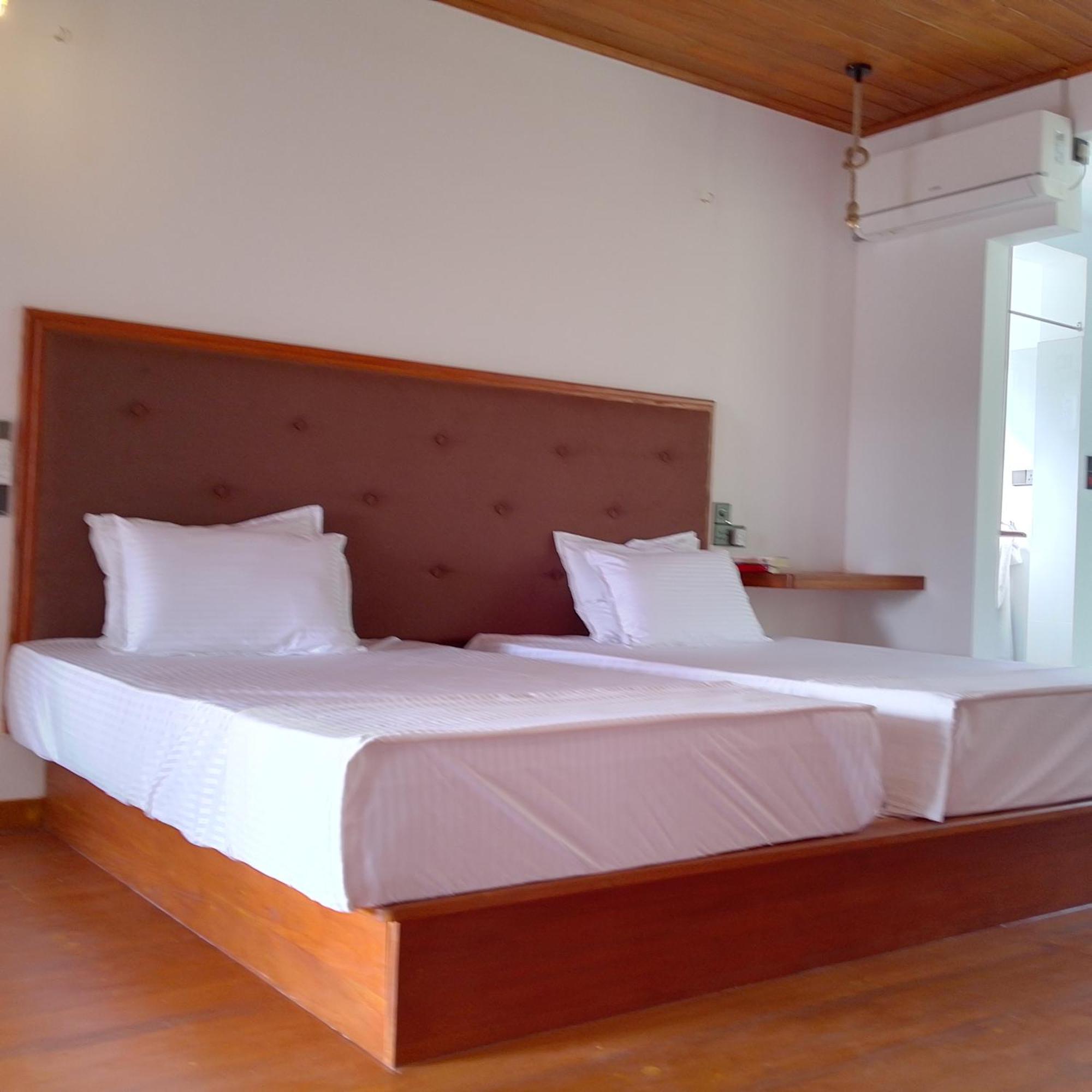 Thusara Guesthouse Mirissa Exterior foto